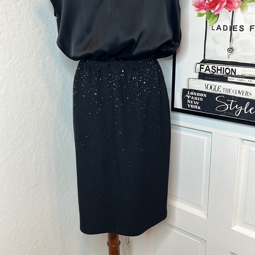 St. John Black Satin & Wool Blend Embellished Blouson Dress Size 6 - Picture 5 of 8